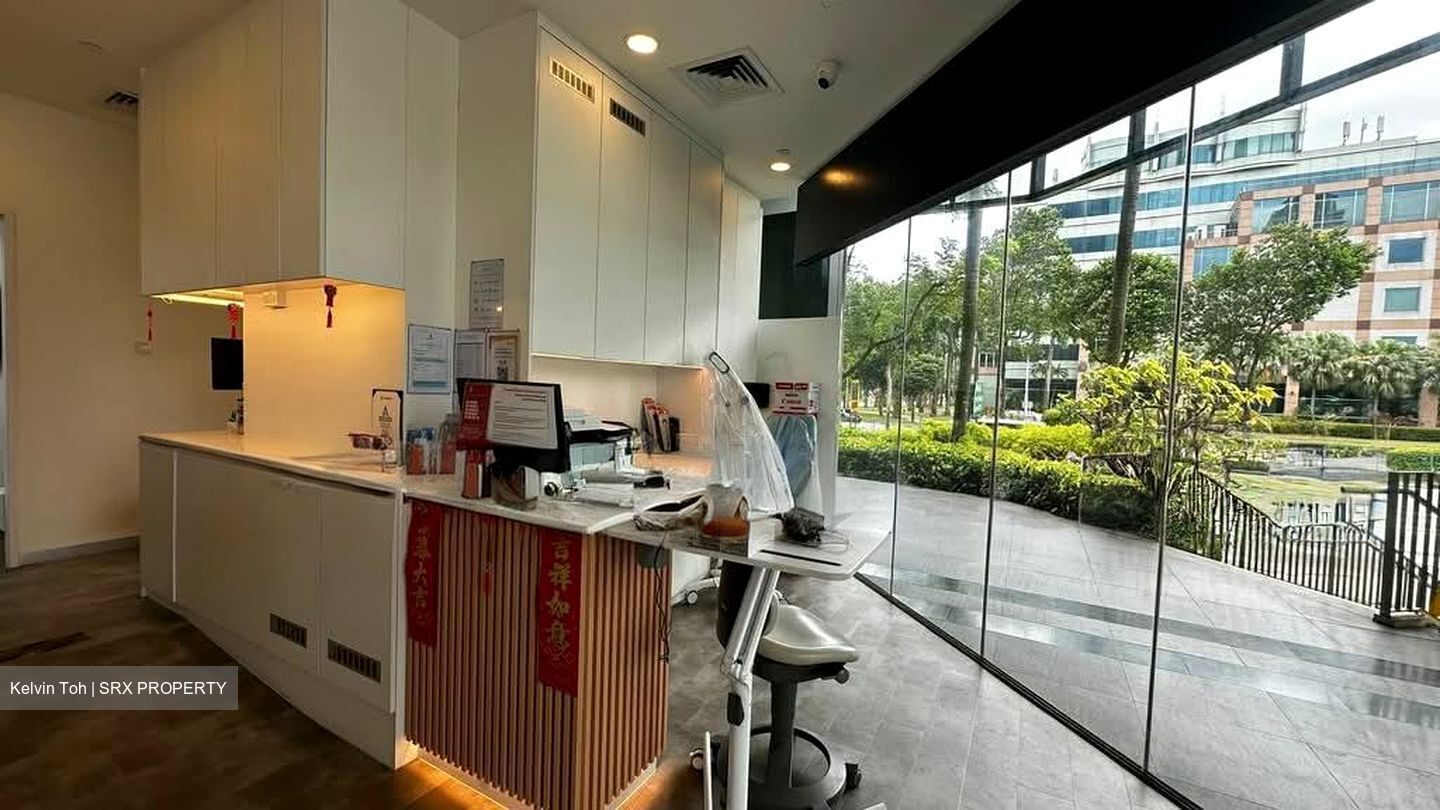 Vision Exchange (D22), Retail #533679481